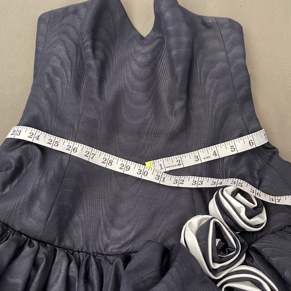 ENRIQUETA VERGARA Viña Del Mar - Chile, Gorgeous strapless black color Dress - Picture 9 of 16